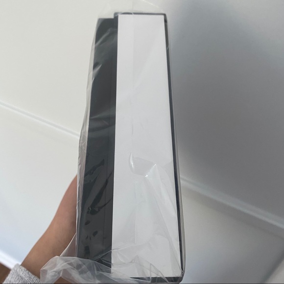 Authentic Chanel box for gifts or decor - Picture 5 of 9